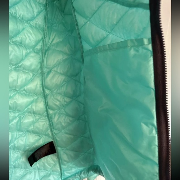 NORTH FACE Thermoball Jacket. Cruelty-Free. - Picture 4 of 10